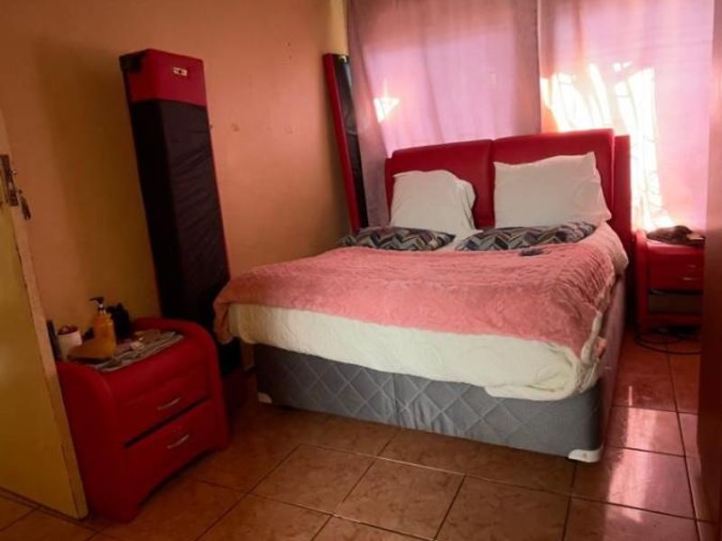 3 Bedroom House For Sale in The Orchards  - Photo 9