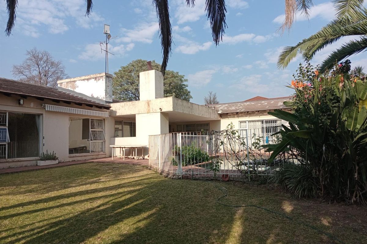 House For Sale in Lyndhurst, Johannesburg - Photo 4