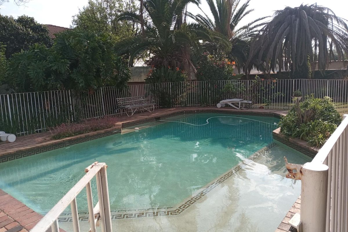 House For Sale in Lyndhurst, Johannesburg - Photo 3