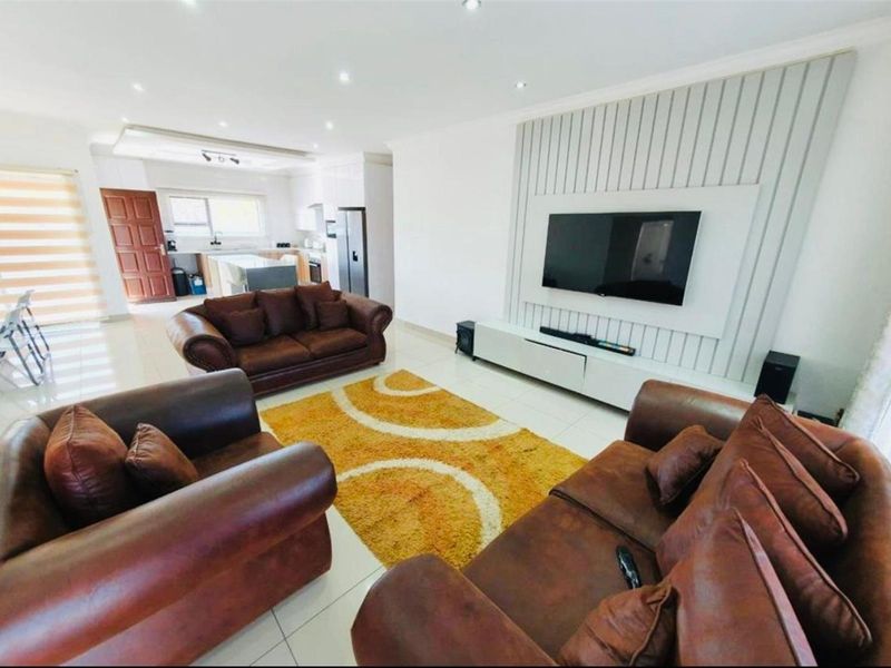 House For Sale in The Orchards, Akasia - Photo 3