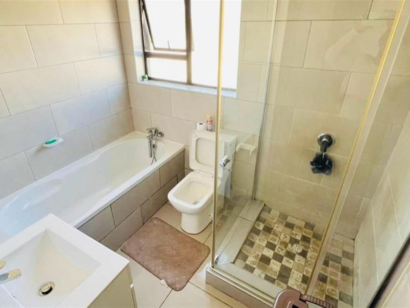 House For Sale in The Orchards, Akasia - Photo 5