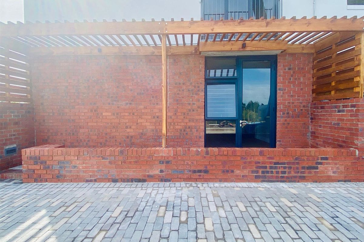 Amazing Ground Floor Apartment For Sale in Conradie Park, Thornton, Cape Town - Photo 3