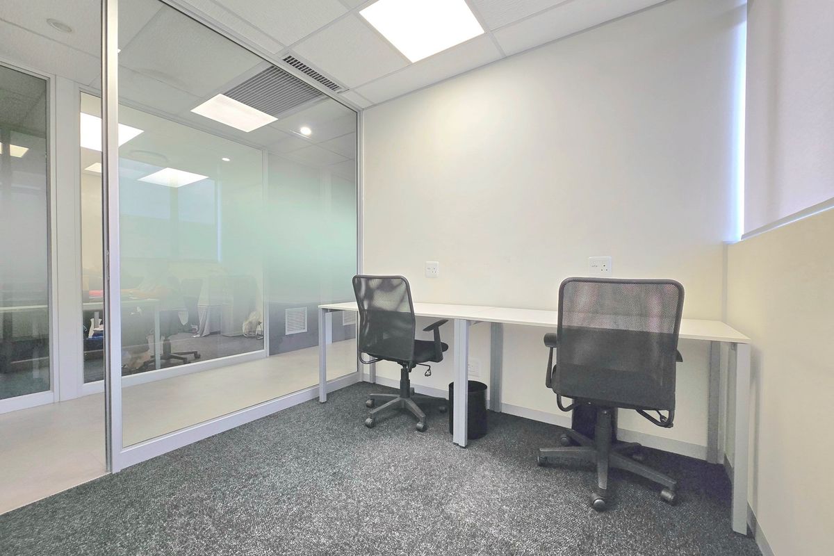 Elevate your workspace with this modern 2-person office - Photo 3