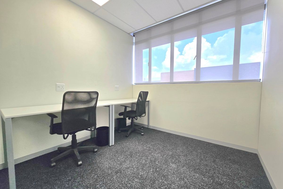 Elevate your workspace with this modern 2-person office - Photo 2