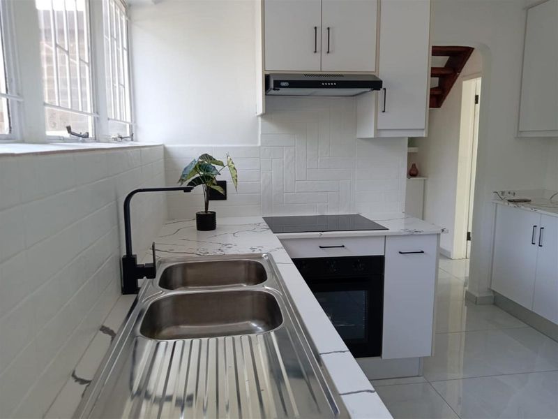 3-Bedroom Apartment For Sale in Sasolburg Central, Sasolburg - Photo 4