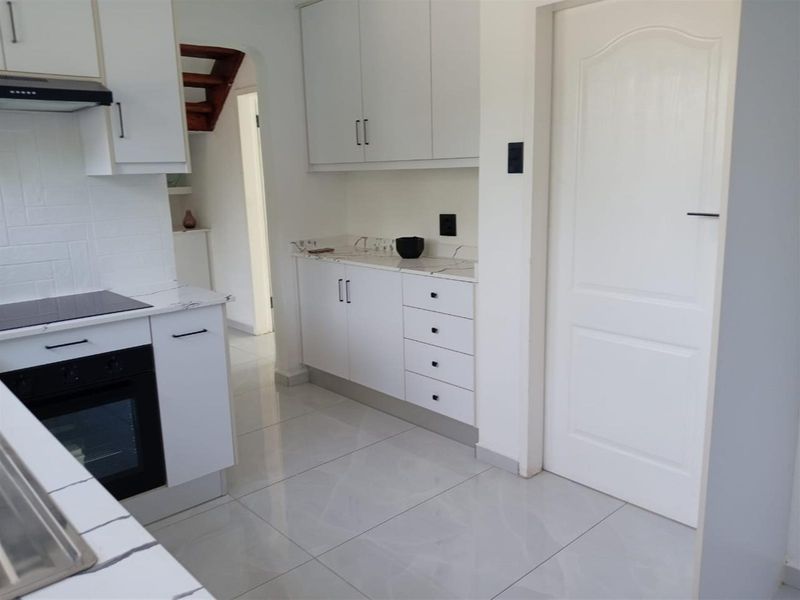 3-Bedroom Apartment For Sale in Sasolburg Central, Sasolburg - Photo 5