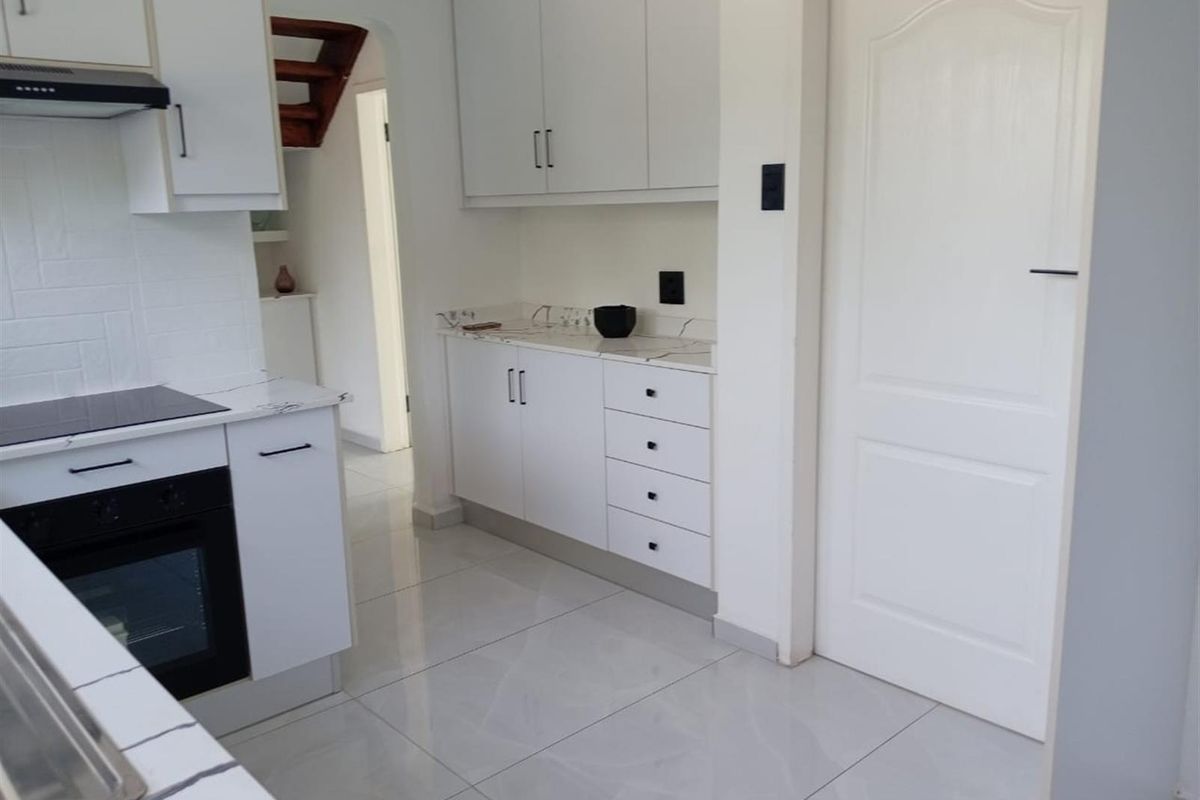 3-Bedroom Apartment For Sale in Sasolburg Central, Sasolburg - Photo 5