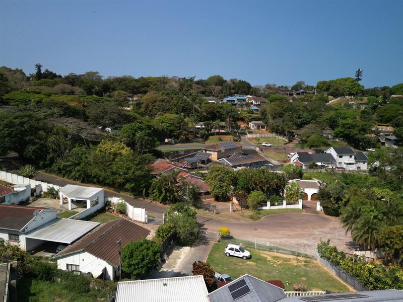 4 Bedroom House for Sale in Amanzimtoti, KwaZulu Natal - Photo 4