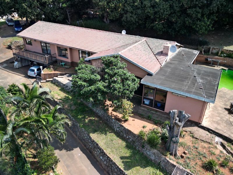 4 Bedroom House for Sale in Amanzimtoti, KwaZulu Natal - Photo 3