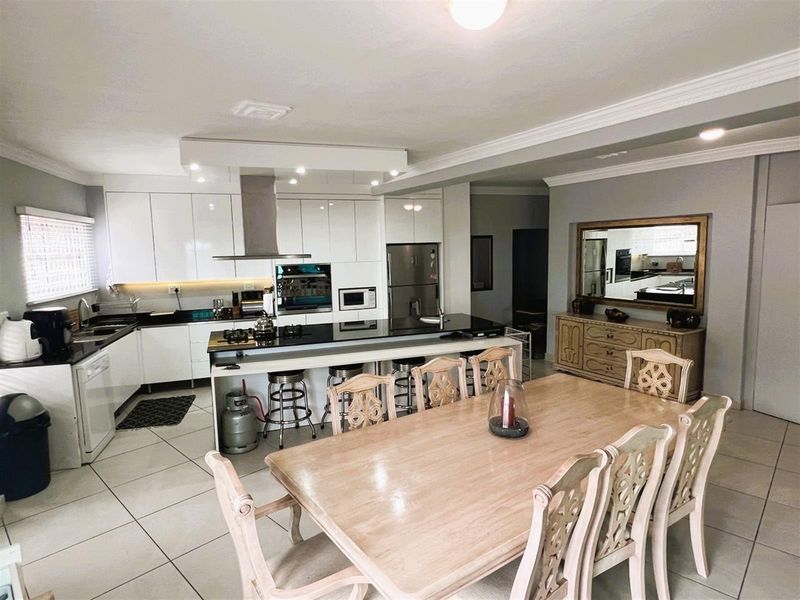 Income Earning House For Sale in Ballito Central, Ballito, KwaZulu Natal - Photo 7