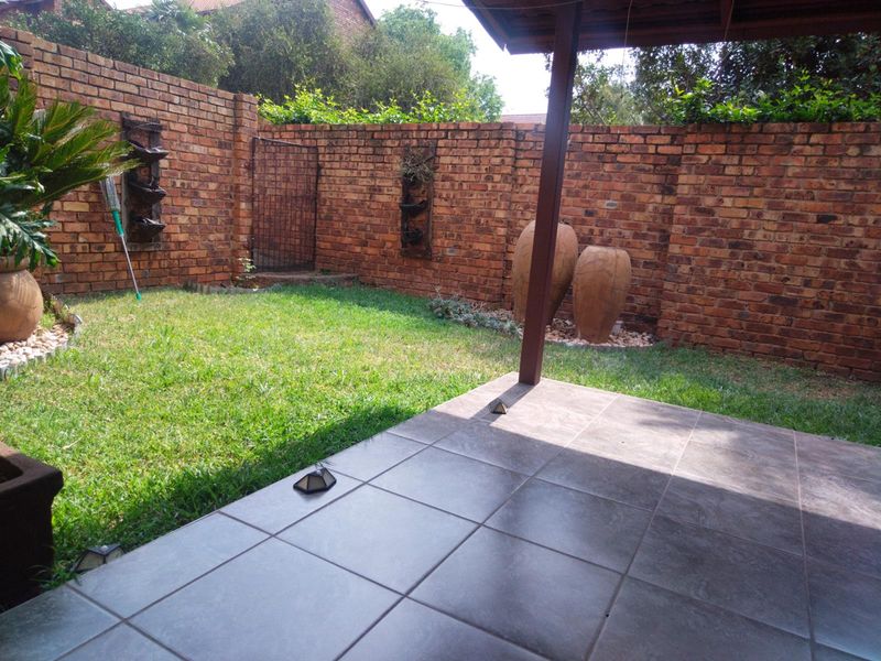 2 Bedroom Townhouse To Rent in Zwartkop, Centurion - Photo 10
