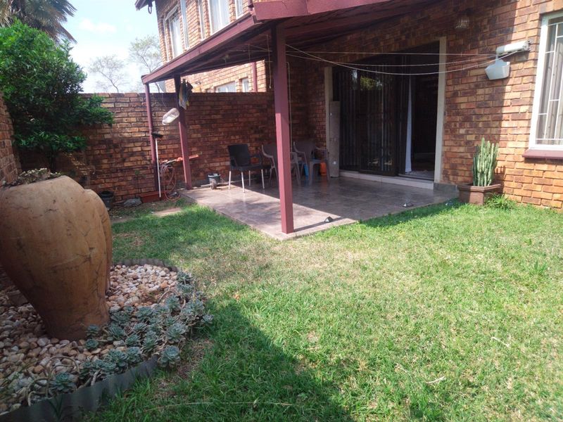 2 Bedroom Townhouse To Rent in Zwartkop, Centurion - Photo 6