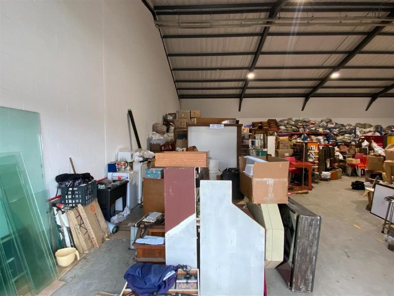 Warehouse / Factory Unit To Rent in South Palms , Retreat Industrial, Cape Town - Photo 3