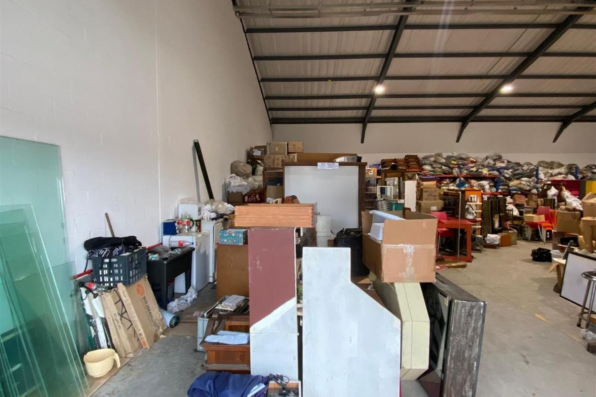 Warehouse / Factory Unit To Rent in South Palms , Retreat Industrial, Cape Town - Photo 3