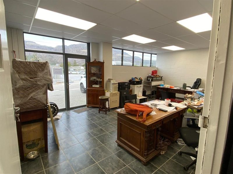 Warehouse / Factory Unit To Rent in South Palms , Retreat Industrial, Cape Town - Photo 6
