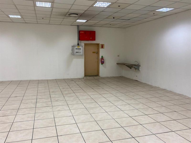 Retail Space To Rent in Grand Central Shopping Centre, Cape Town City Centre, Cape Town - Photo 10