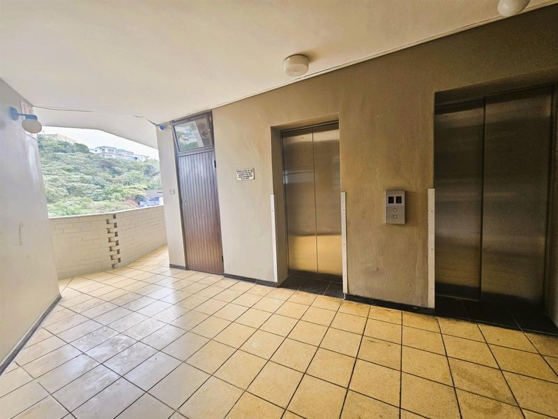 Across the road from the beach, Ballito, KwaZulu Natal - Photo 9