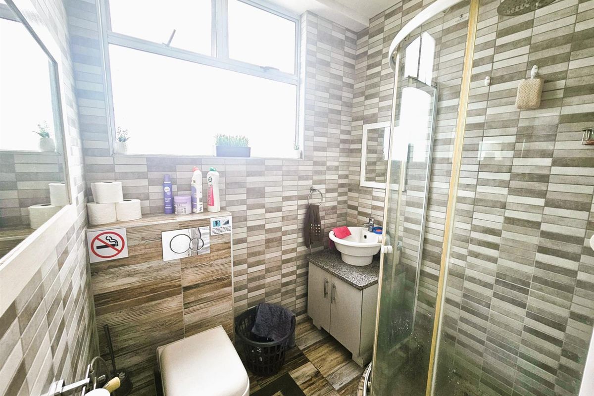 Across the road from the beach, Ballito, KwaZulu Natal - Photo 4