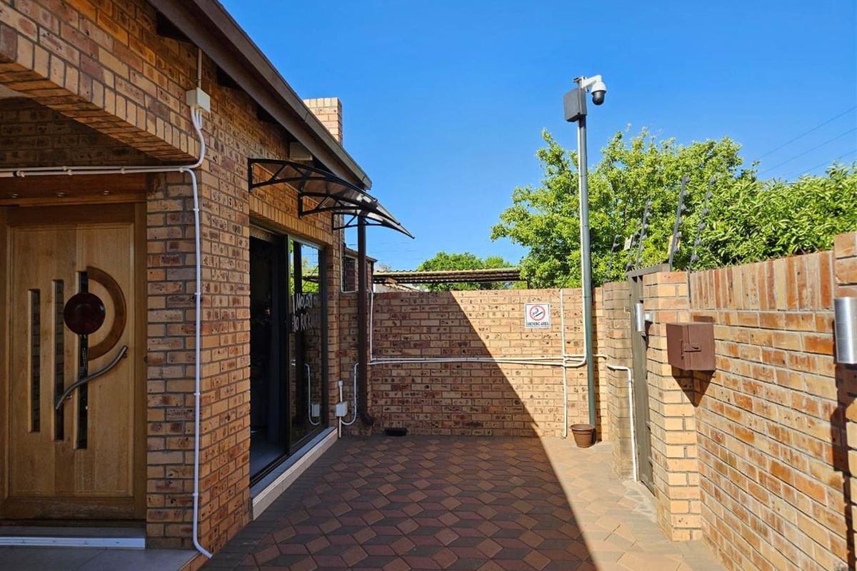 House For Sale in Riviera, Kimberley - Photo 4