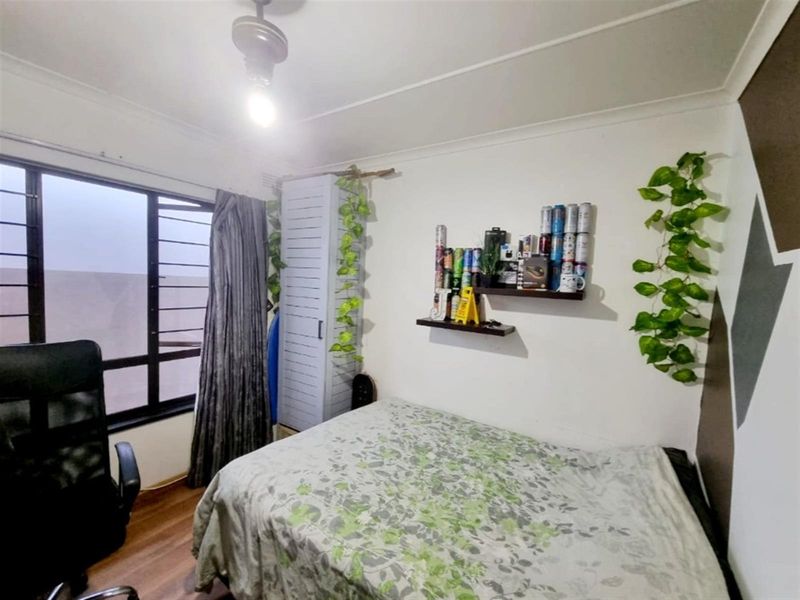 House with flat in Amanzimtoti, KwaZulu Natal - Photo 7