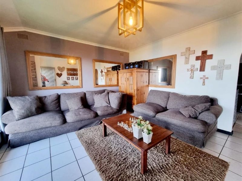 House with flat in Amanzimtoti, KwaZulu Natal - Photo 3