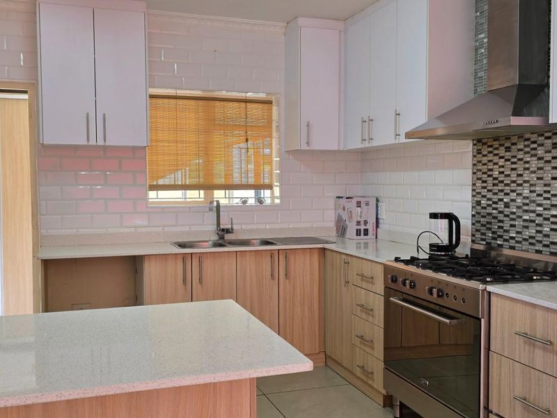 Your Forever Home! (Rondebosch East) - Photo 4