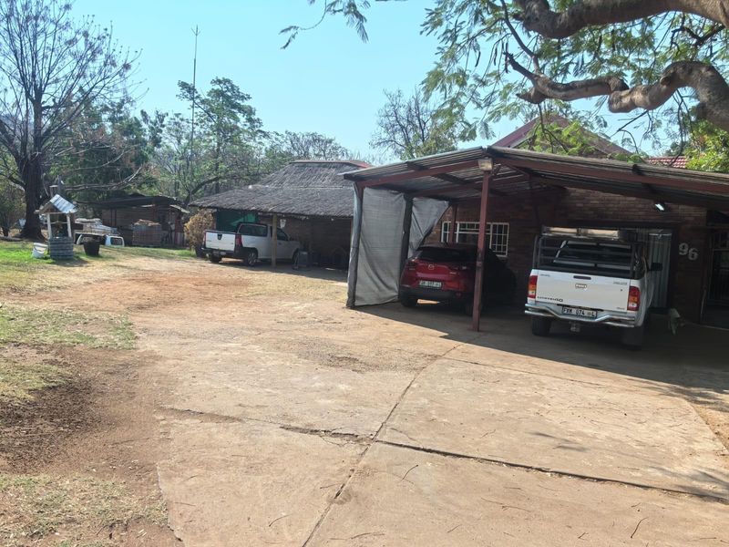 4 bedroom house with lots of space in Burgersfort for sale - Photo 4