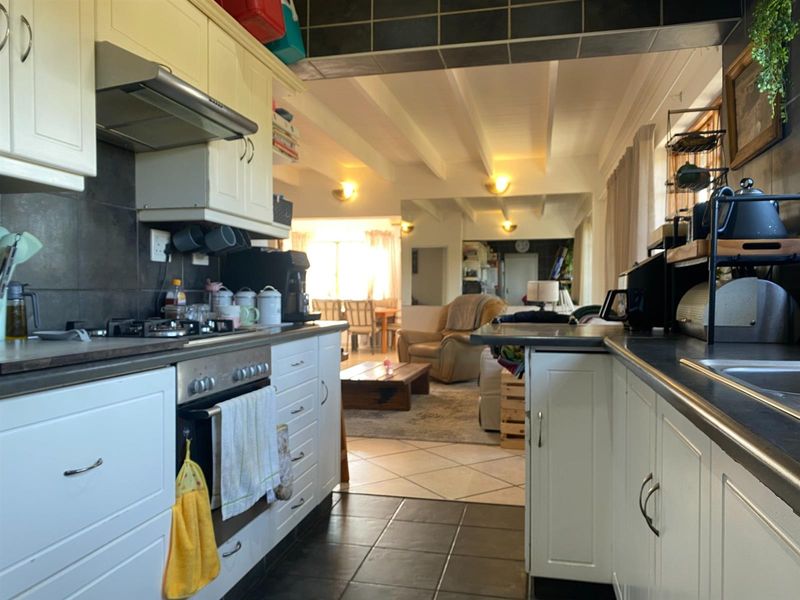 Charming Family Home in the Heart of Prince Albert - Photo 7