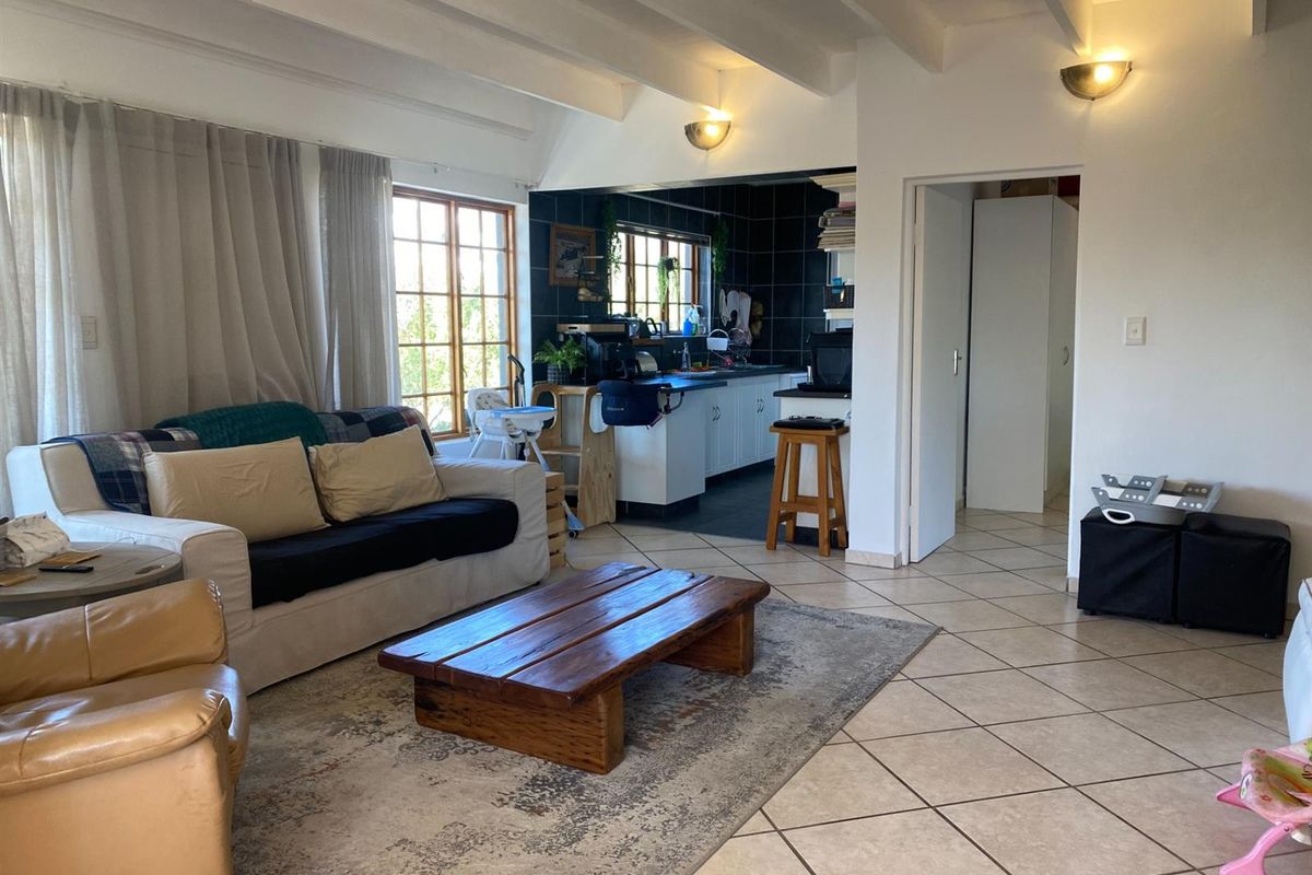 Charming Family Home in the Heart of Prince Albert - Photo 4