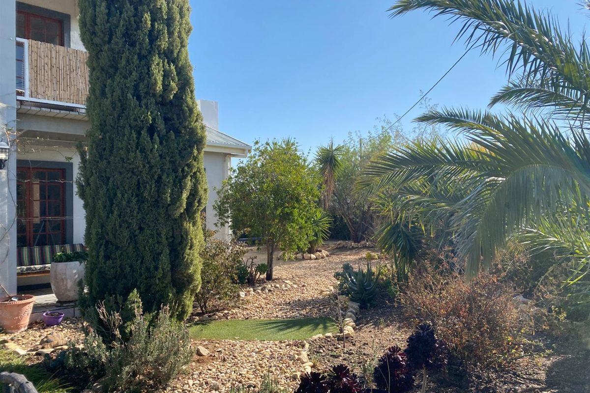 Charming Family Home in the Heart of Prince Albert - Photo 3