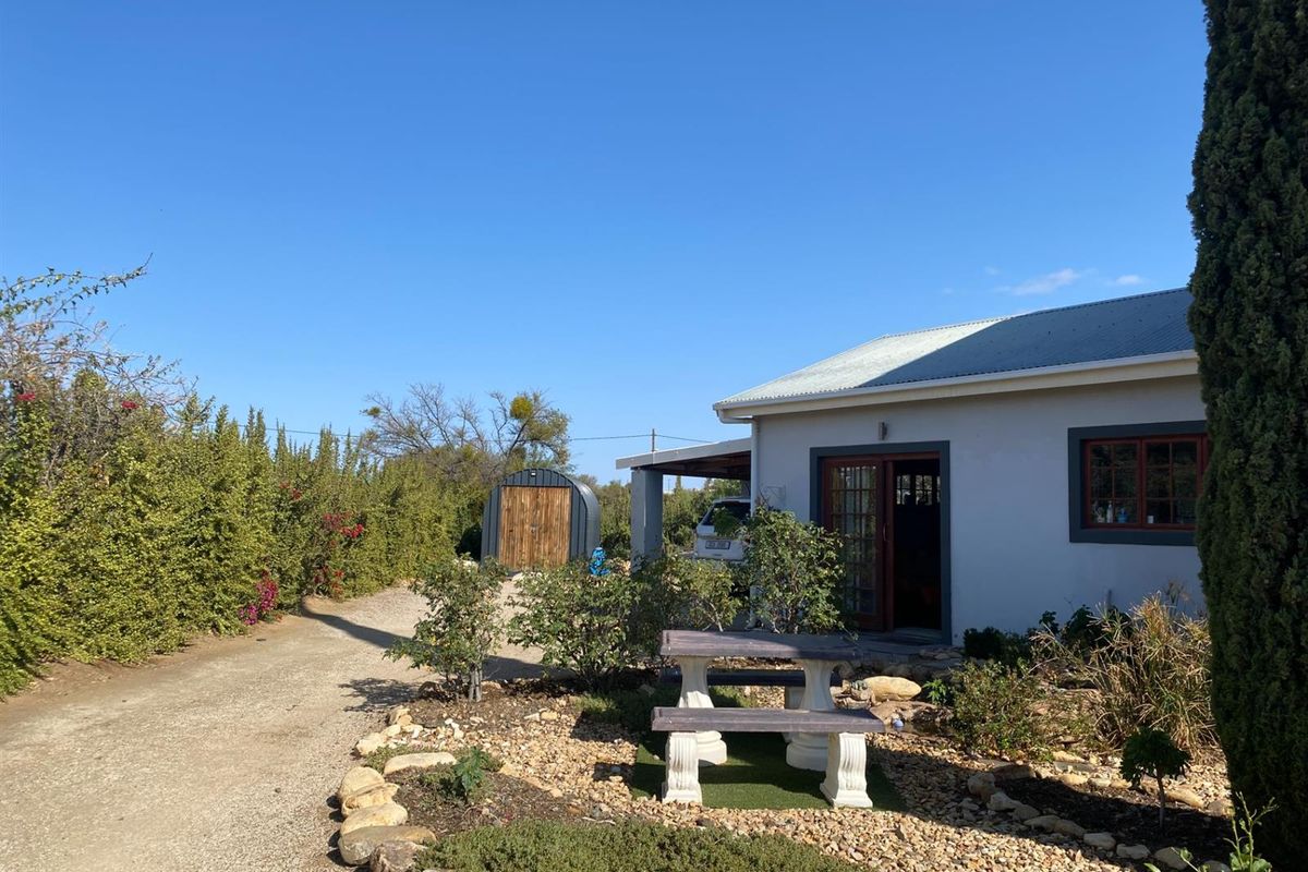 Charming Family Home in the Heart of Prince Albert - Photo 2