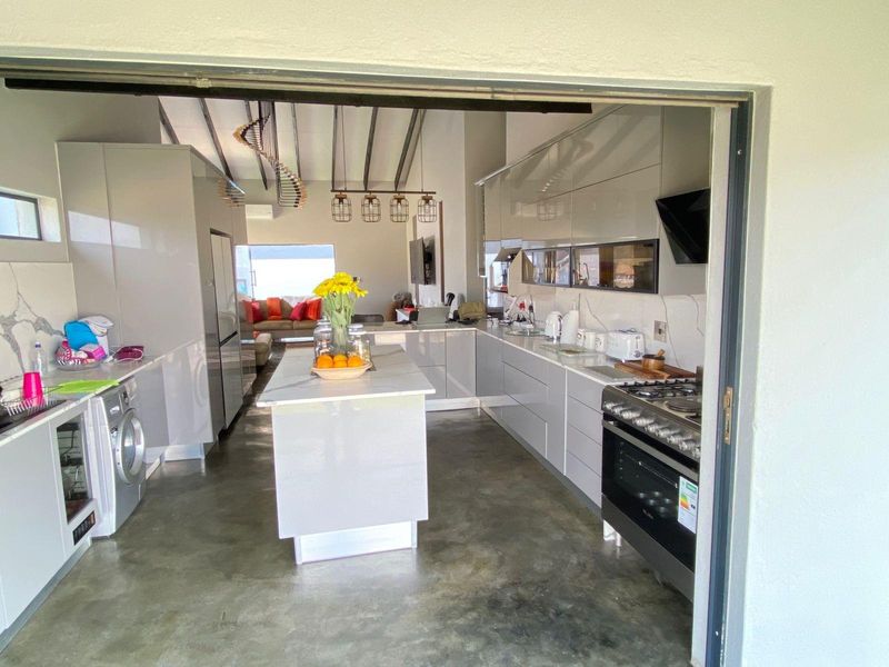House For Sale in Karino, Nelspruit - Photo 2