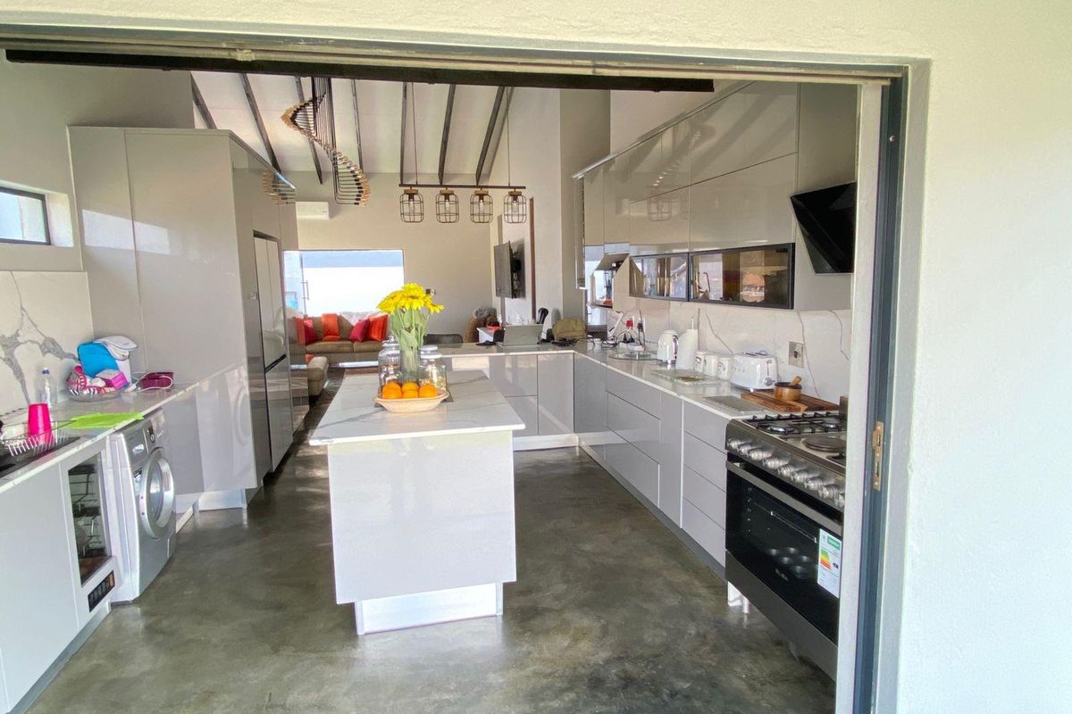 House For Sale in Karino, Nelspruit - Photo 2