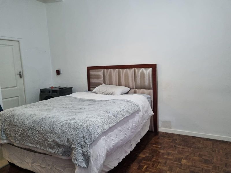 Ground-Floor Bachelor Apartment in the Heart of Sea Point - Photo 8