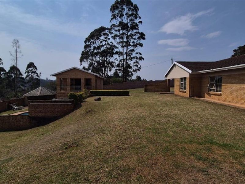 Spacious Family Home with Granny Flats, Hillcrest, KwaZulu Natal - Photo 7