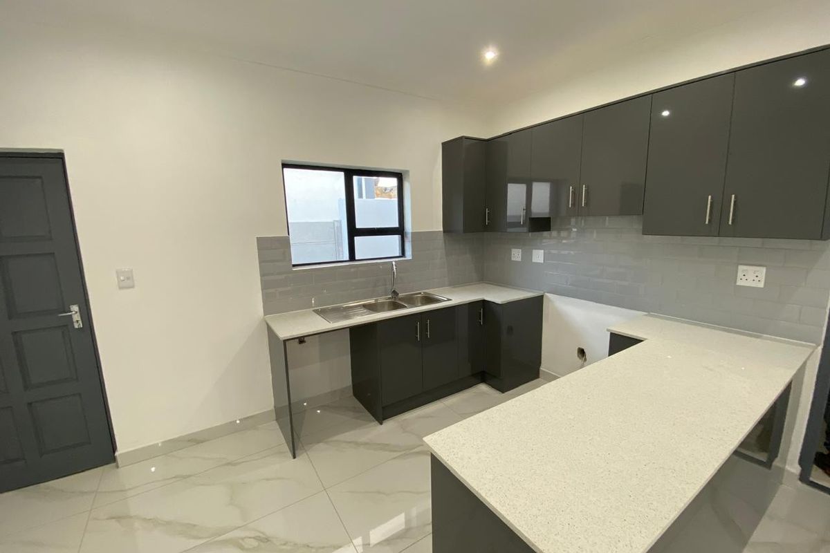 House For Sale in Eersterivier South Eersterivier - Photo 2