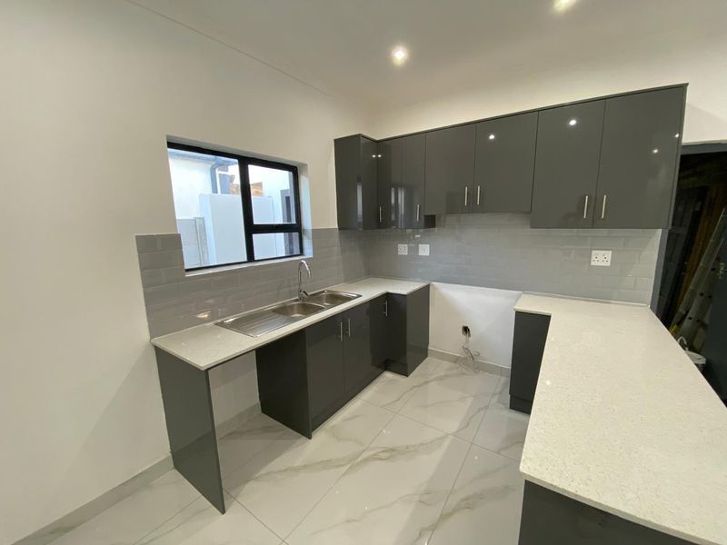 House For Sale in Eersterivier South Eersterivier - Photo 3