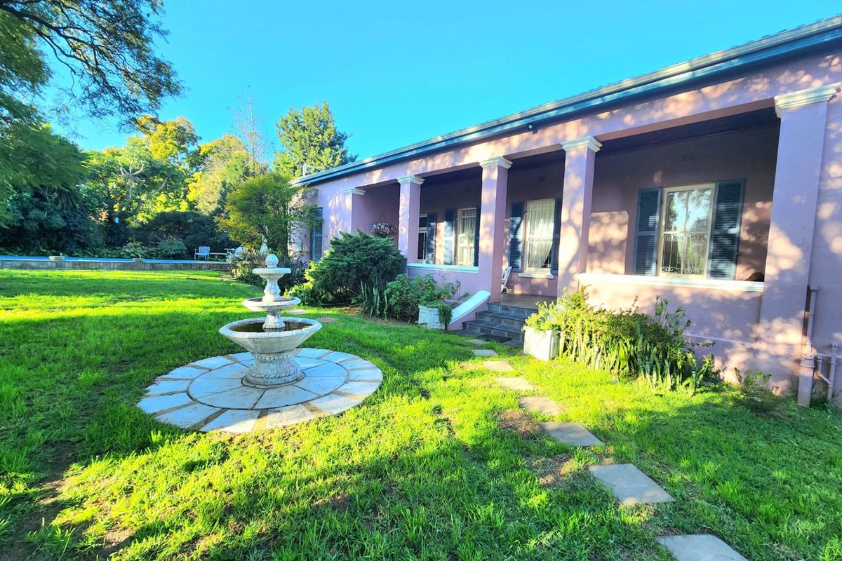 4 Bedroom Victorian Home for Sale in Bergzicht - Photo 2