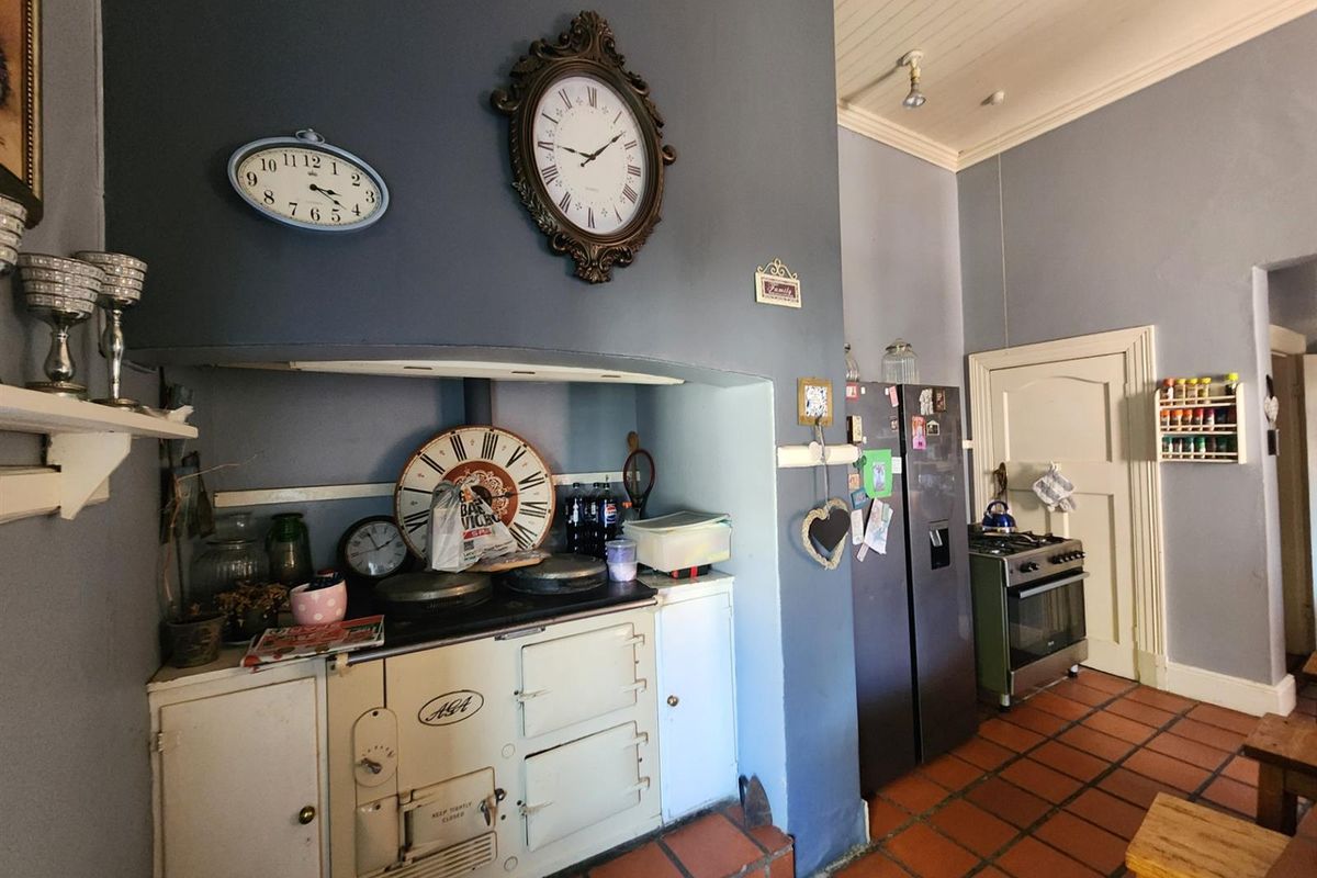 4 Bedroom Victorian Home for Sale in Bergzicht - Photo 5