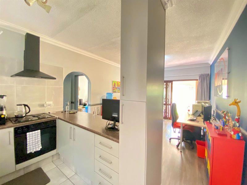 Apartment For Sale in Morningside, Sandton - Photo 2