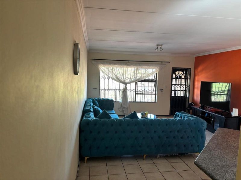 Apartment For Sale in Winchester Hills, Johannesburg - Photo 7