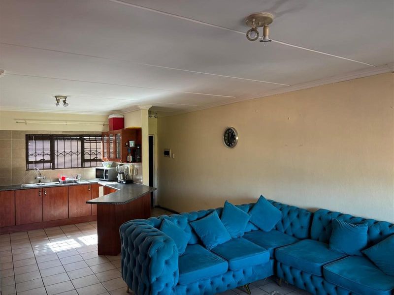 Apartment For Sale in Winchester Hills, Johannesburg - Photo 6