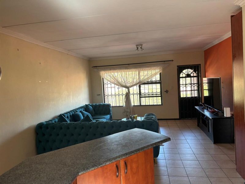 Apartment For Sale in Winchester Hills, Johannesburg - Photo 9
