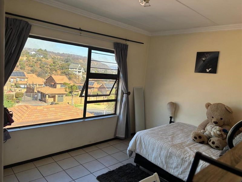 Apartment For Sale in Winchester Hills, Johannesburg - Photo 1