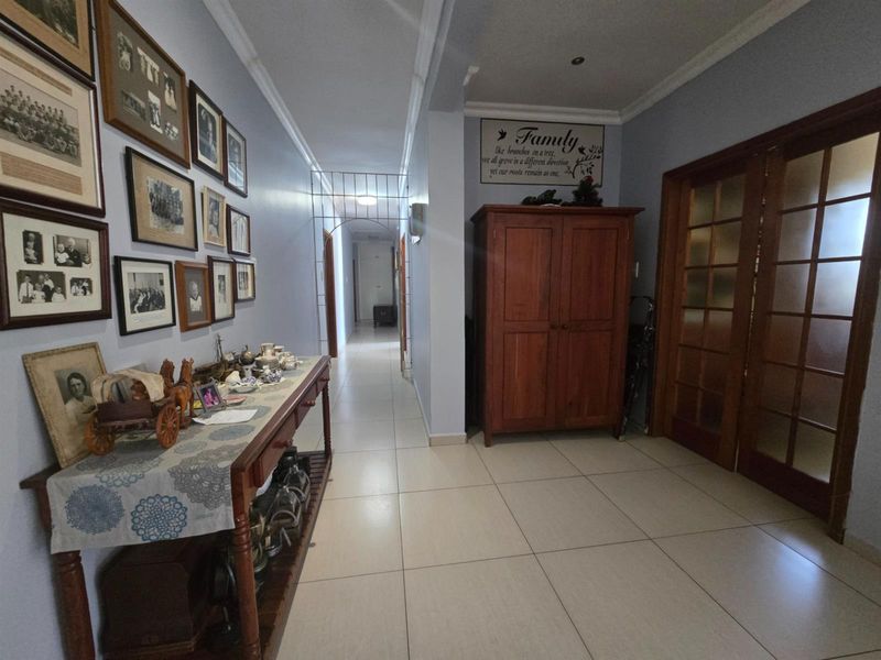 Dream family home for sale in stunning old Meer En See, Richards Bay, KwaZulu Natal - Photo 8