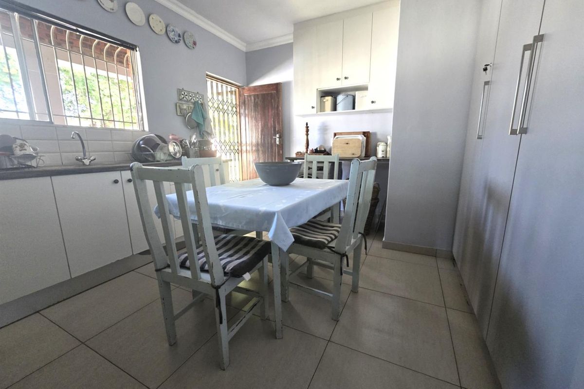 Dream family home for sale in stunning old Meer En See, Richards Bay, KwaZulu Natal - Photo 5