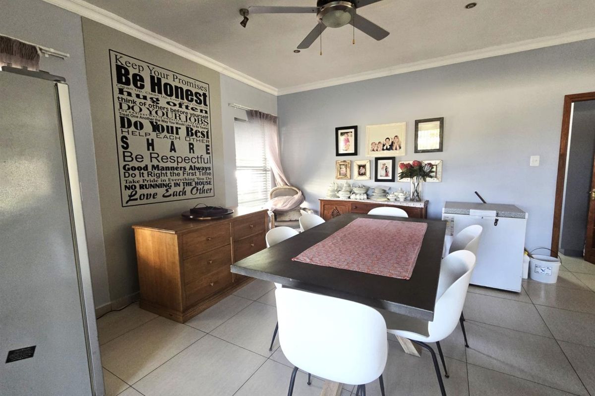 Dream family home for sale in stunning old Meer En See, Richards Bay, KwaZulu Natal - Photo 4