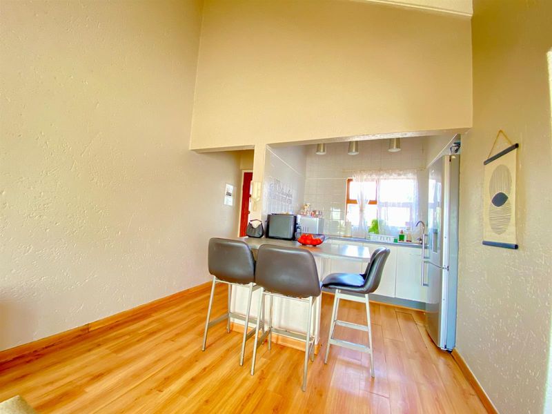 Apartment for Sale in Morningside, Sandton - Photo 2