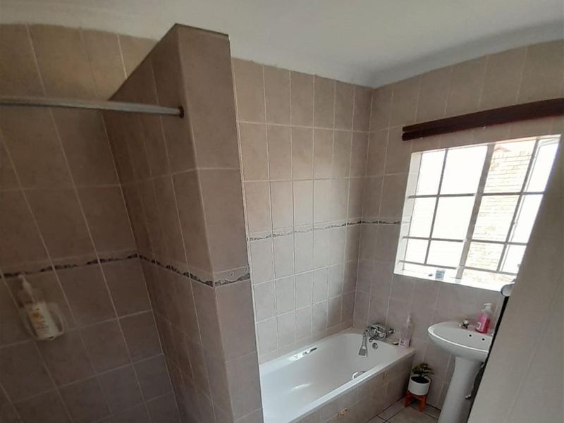 Townhouse For Sale in The Reeds, Centurion - Photo 7