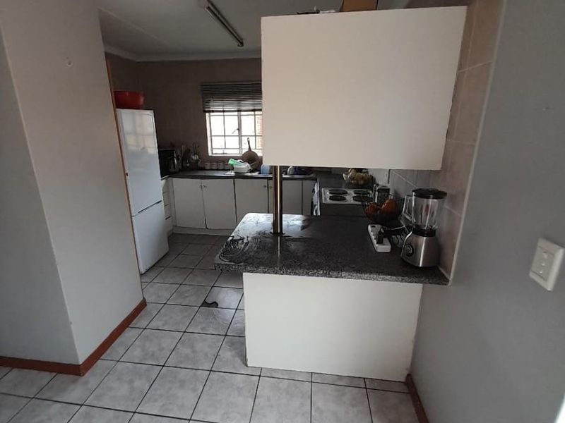 Townhouse For Sale in The Reeds, Centurion - Photo 3